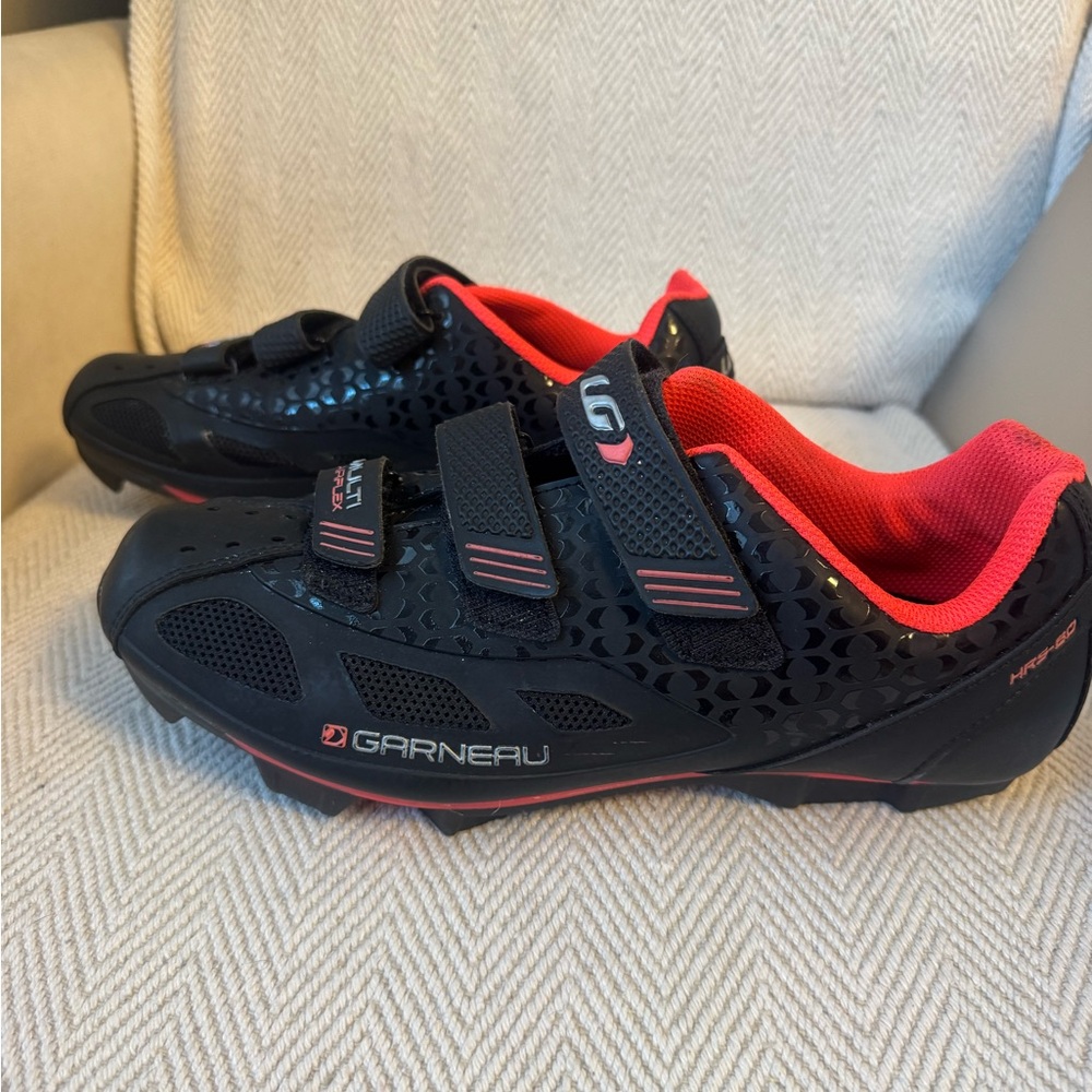 Garneau Women’s Black and Red Athletic Cycling Shoes